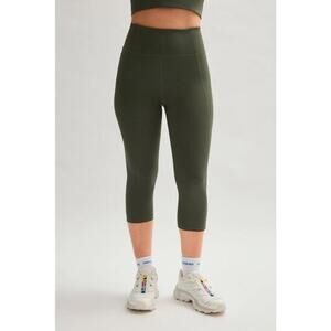 NWT Girlfriend Collective Terrace Compressive High-Rise Capri S